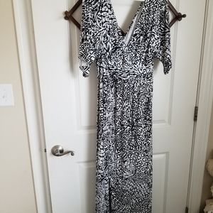 Elegant Black and White Maxi Dress
